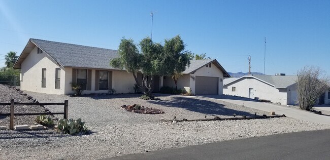 Building Photo - Unfurnished Long Term House! Available Now!
