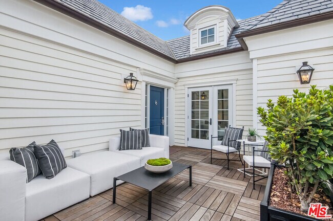 Foto del edificio - 15225 Palisades Village Ln