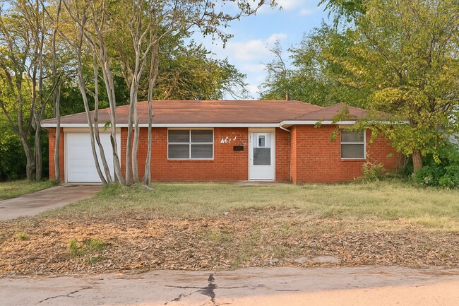 Foto del edificio - 1041 Hickory Ln