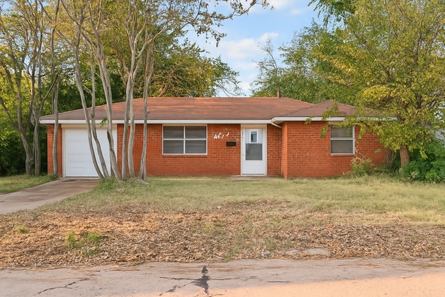 Photo - 1041 Hickory Ln House