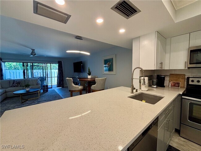 Foto del edificio - 800 Meadowland Dr