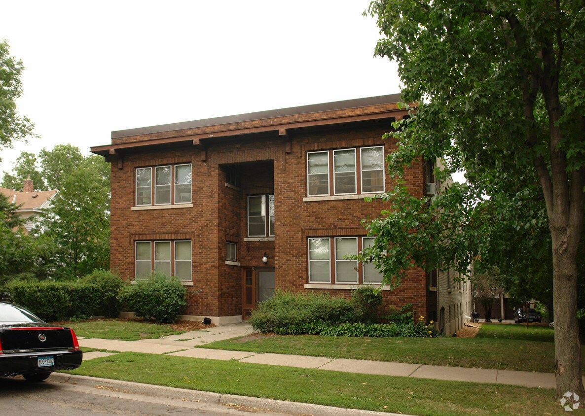 Foto del edificio - 3925 Pleasant Ave S