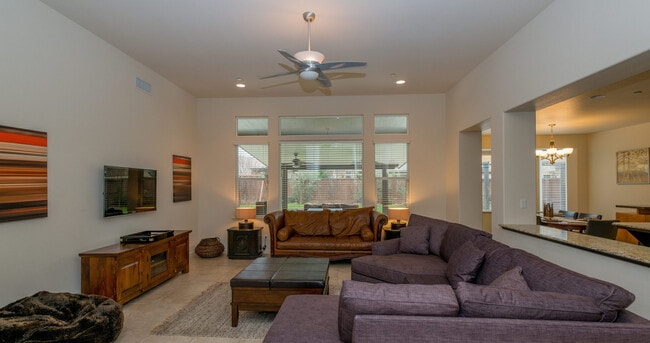 Foto del edificio - Pristine Harlan Ranch Home