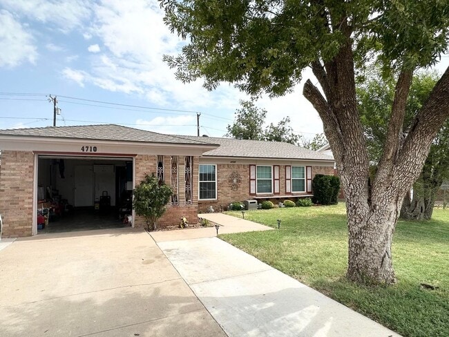 Foto del edificio - 3 Bed 1.5 Bath Ready to Rent!
