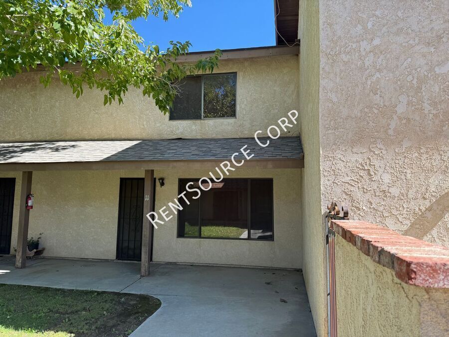 Foto principal - 1303 W Ave J 4