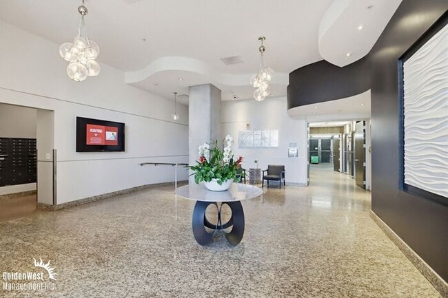 Building Photo - Bright and Open 1Bdm 1Ba Modern Condo in Downtown San Diego’s Smart Corner Community.
