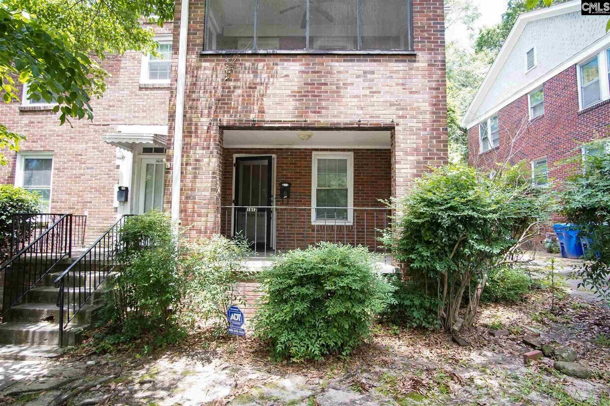 Primary Photo - 1615 Hollywood Dr