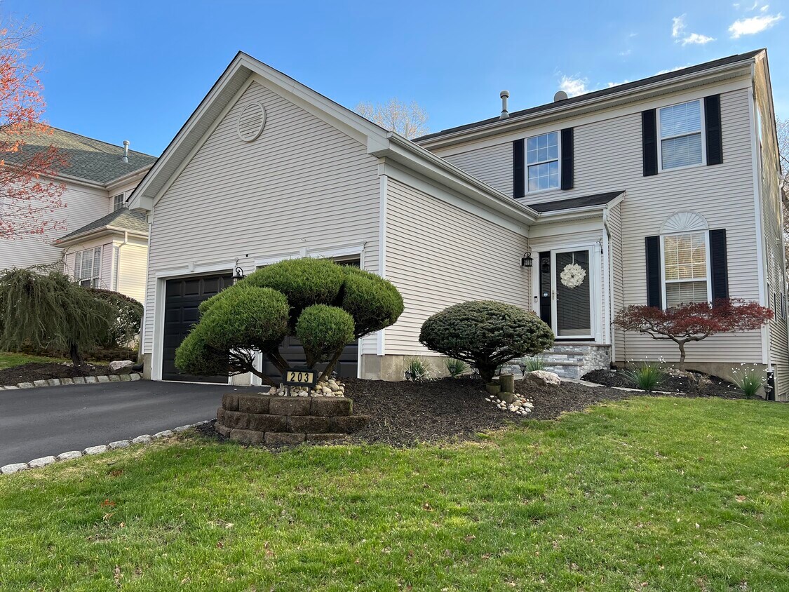 Primary Photo - 203 Woodcliff Blvd