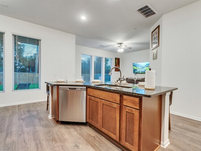 Foto del edificio - 403 Magnolia Ln