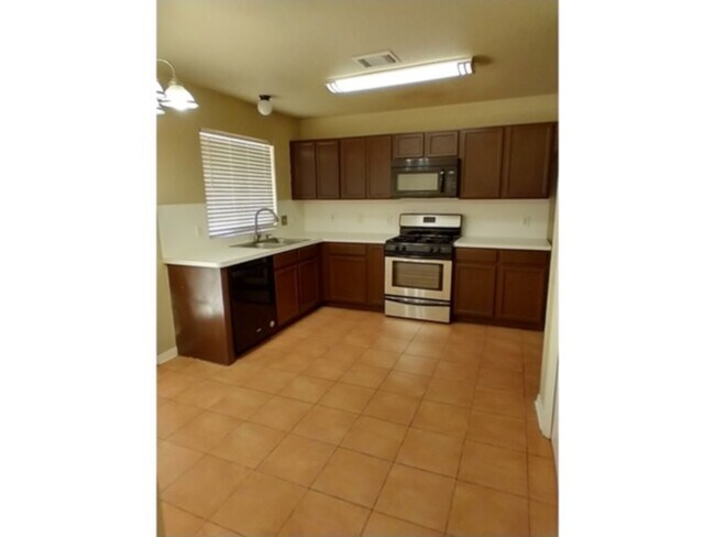 Building Photo - 10314 Mustang Ridge