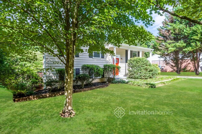 Building Photo - 1509 Lynhurst Dr