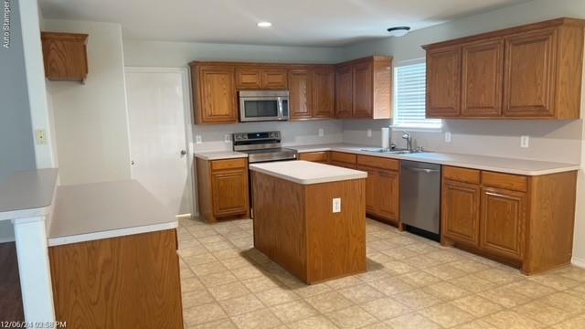 Building Photo - 1401 Whispering Oaks Dr