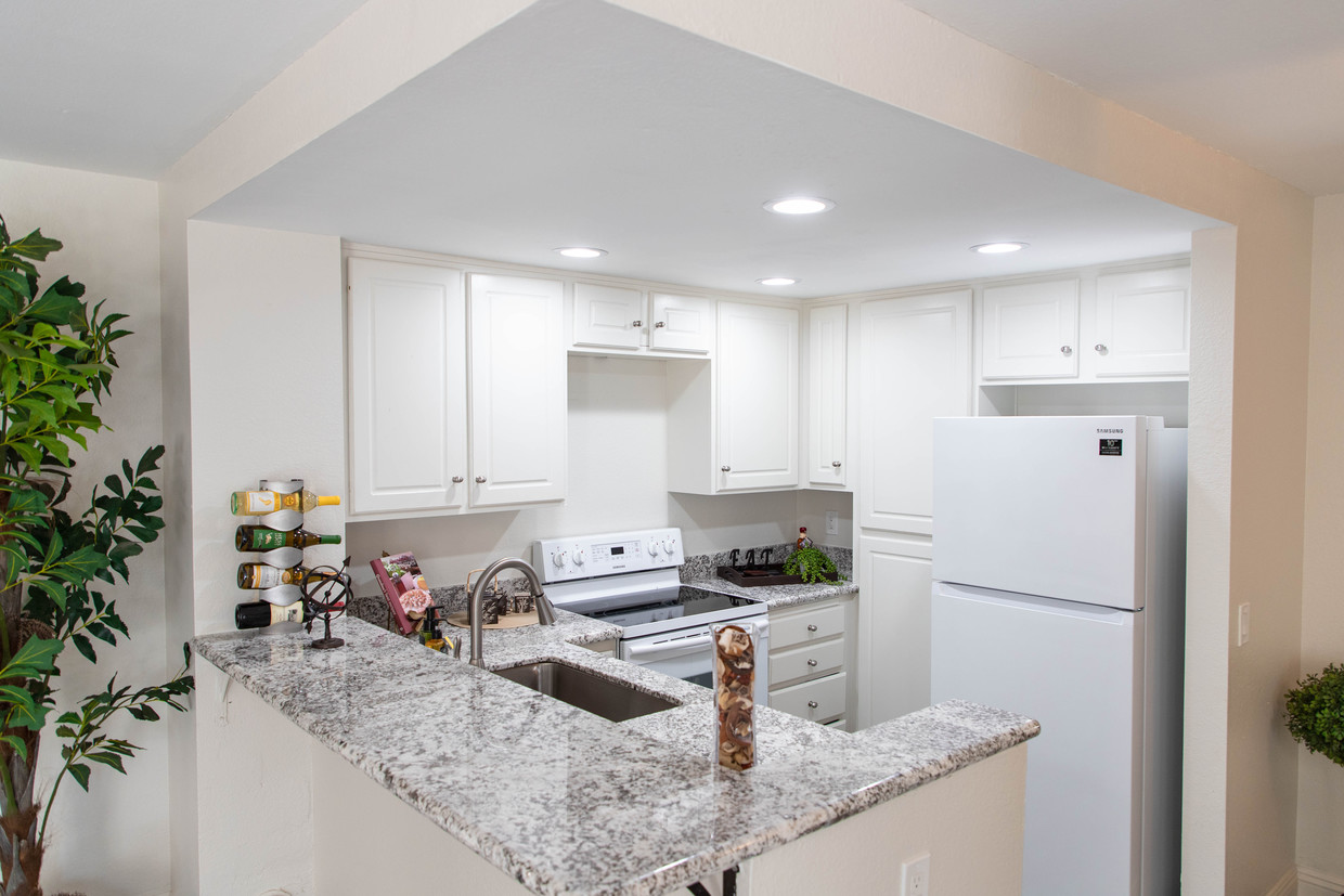 Cocina amplia - Ridgeline Apartments