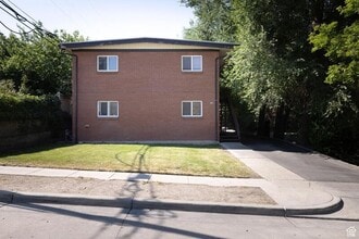 Building Photo - 938 Lowell Ave S