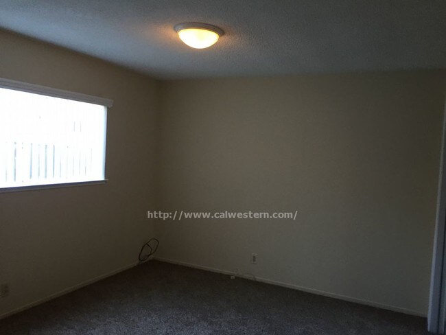 Foto del edificio - 165 E Reed St