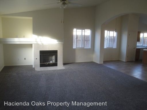 Foto del edificio - 2434 Bentley Ave