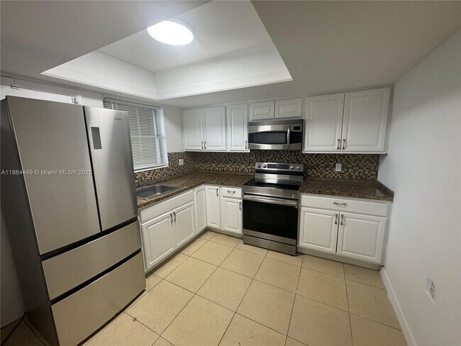 Foto del edificio - 11930 NE 19th Dr