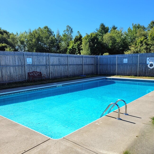 Building Photo - Bradford Commons