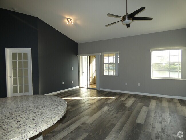 Building Photo - 2811 N Oakland Forest Dr