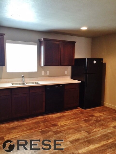 Building Photo - Awesome Vineyard Townhome