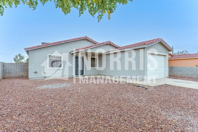 Building Photo - Great Location Off The Freeway