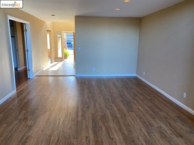 Building Photo - 5451 Fairway Ct