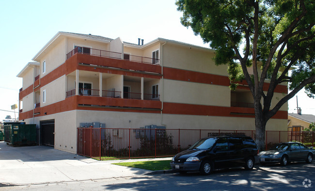 Building Photo - Sixth Street Apartments