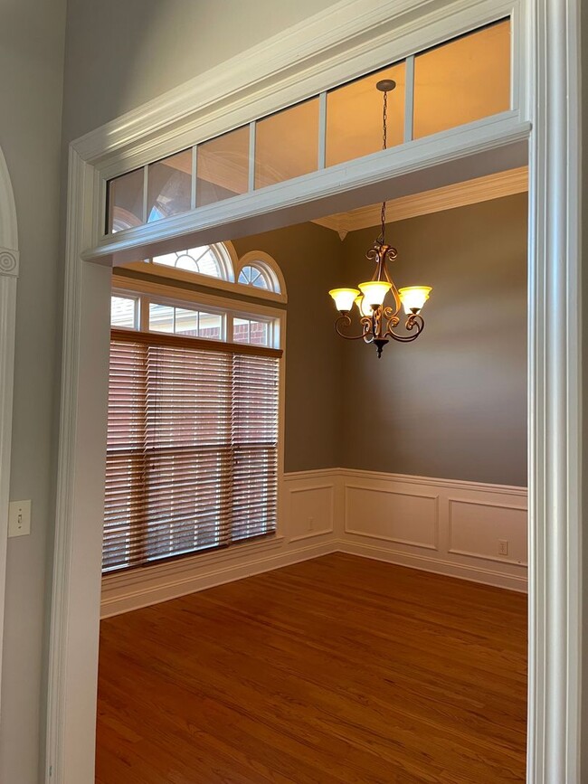 Foto del edificio - Large Home in Bishop Farms