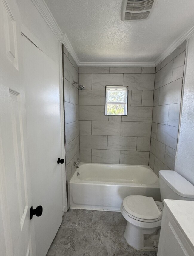 Foto del edificio - 923 Knight St