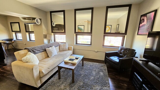 Interior Photo - 5&15 Apartments