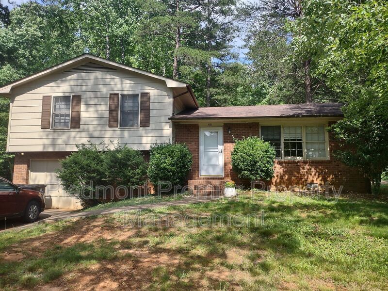 4505 Old Town Dr, WinstonSalem, NC 27106 House for Rent in Winston