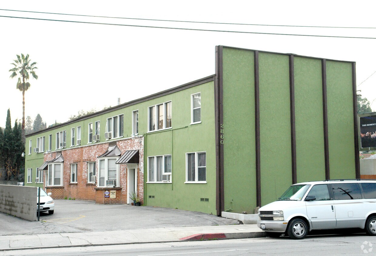 Primary Photo - 2860 Rowena Ave