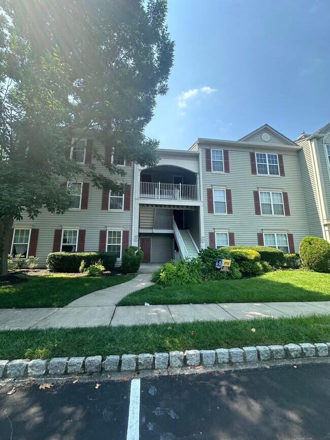 Third Floor Top Left - 219 Rosebay Ct