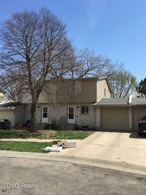 Building Photo - 5028 Southwood Cir