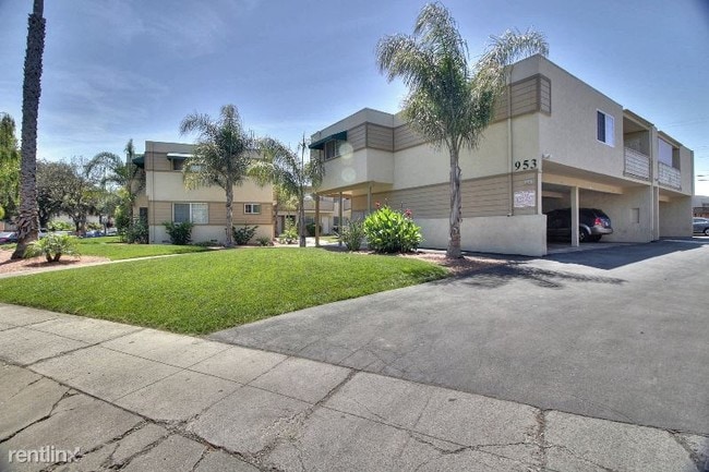 Building Photo - 953 Helen Ave