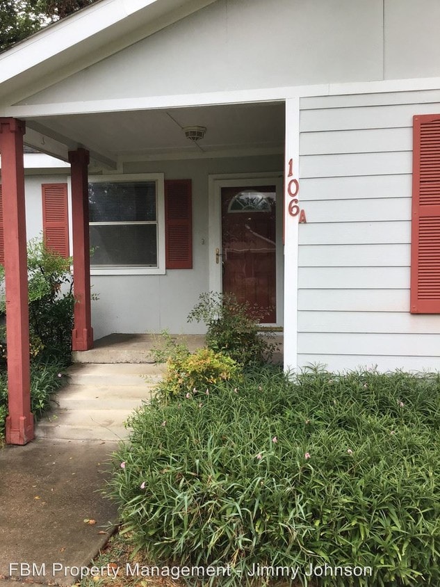Primary Photo - 106 Sunset Cir
