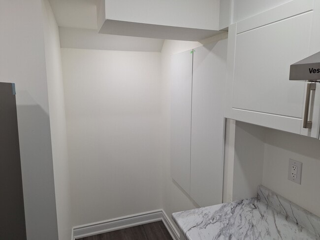 Building Photo - 75 Cobriza Cres