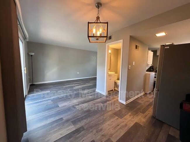 Building Photo - 3706 E North St