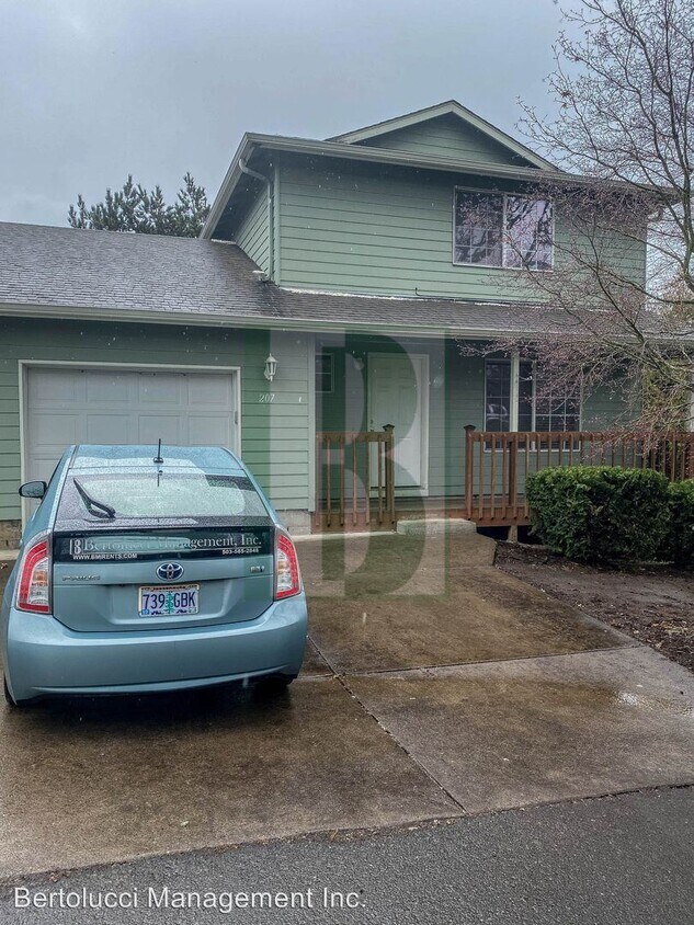 Primary Photo - 3421 25th St SE