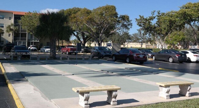 Building Photo - 1820 SW 81st Ave