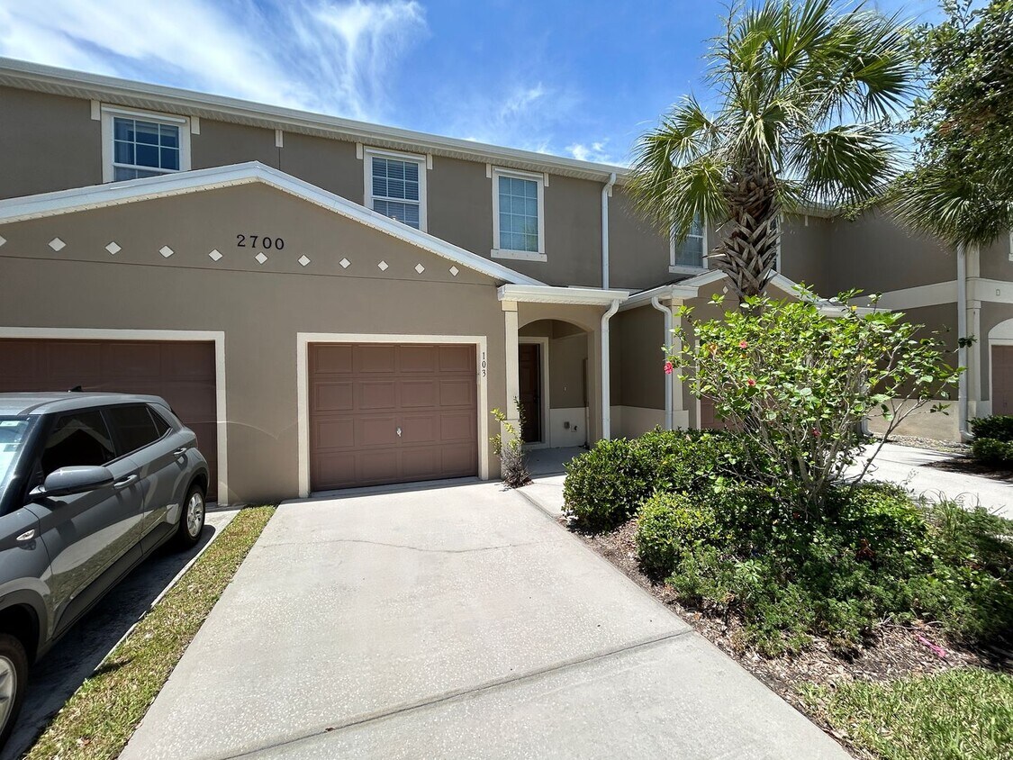 Foto principal - Beautiful 2br/2.5ba townhouse in Lake Wash...