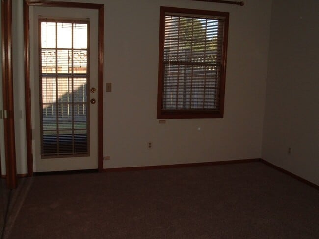 Building Photo - 2215 Breckenridge Dr