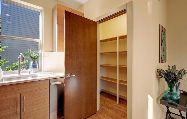 Foto del edificio - 709 15th Ave