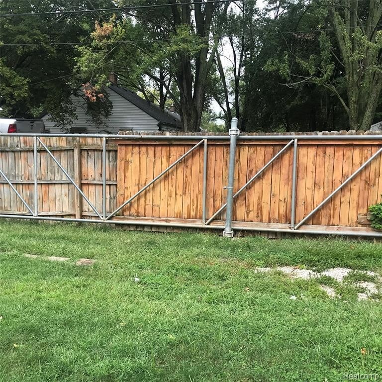 Foto principal - 7556 Beaverland St