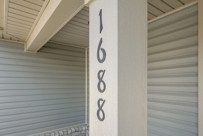 Building Photo - Modern Home in The Quarry Subdivision!
