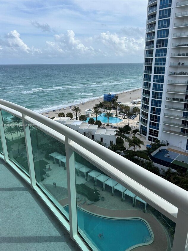 Primary Photo - 3001 S Ocean Dr