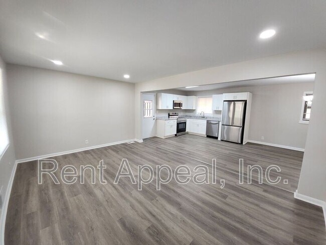Building Photo - 5370 Longmeadow Ln