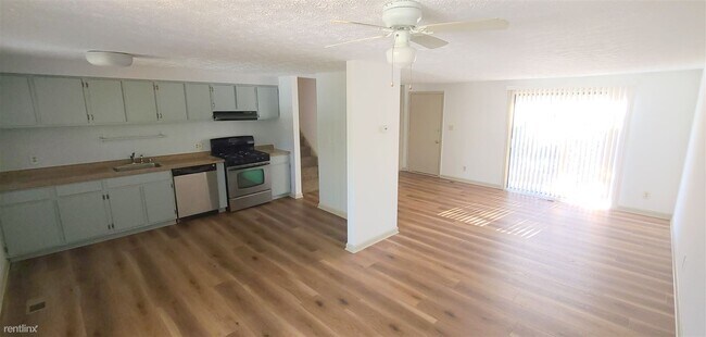 Building Photo - 4 br, 2 bath House - 3427 Centerville Lane...
