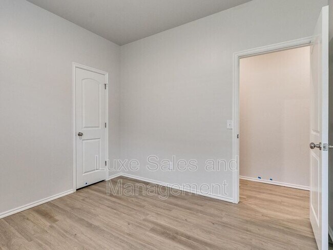 Building Photo - 10710 Lawson Pl Rd