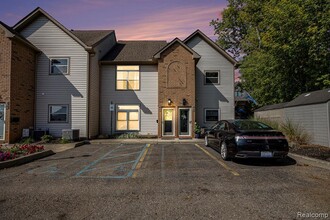 Building Photo - 40 Park Island Dr
